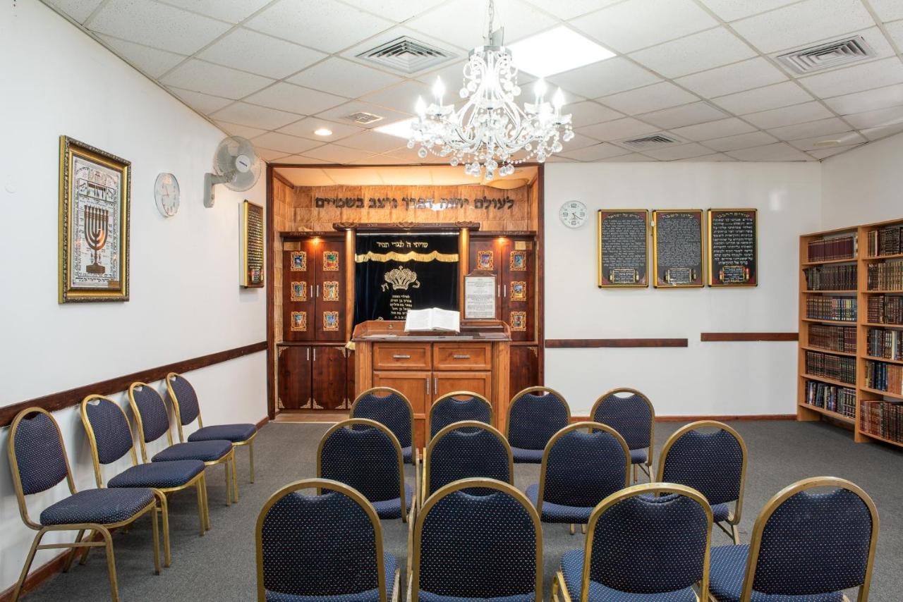 Vert Hotel Eilat By Afi Hotels Екстериор снимка The synagogue at the Yeshiva